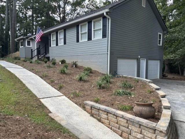 3 bedroom, 2 bathroom, 1,632 sq ft single family residence for sale at 2198 Winding Creek Lane, Marietta, GA 30064 — photo 3