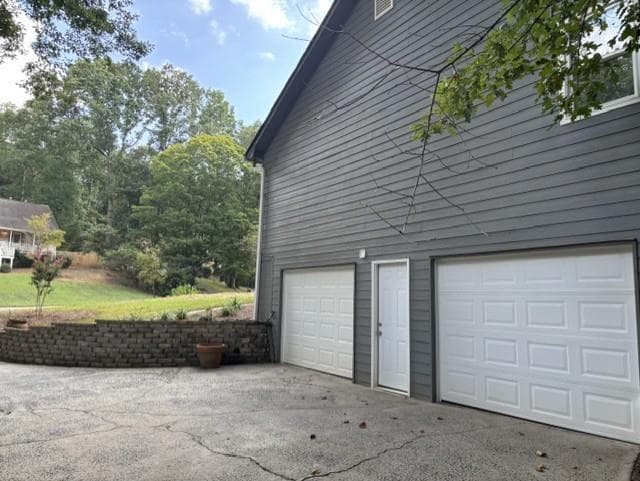 3 bedroom, 2 bathroom, 1,632 sq ft single family residence for sale at 2198 Winding Creek Lane, Marietta, GA 30064 — photo 4