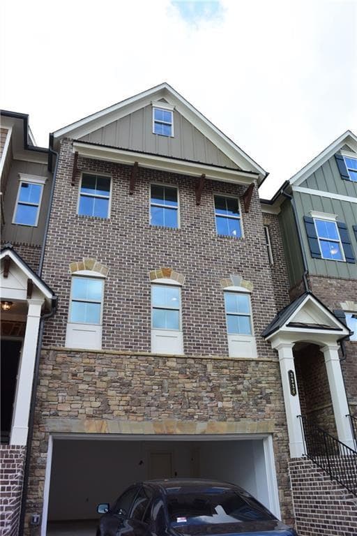 4 bedroom, 5 bathroom, 4,020 sq ft townhouse for rent at 3226 Nobility Way, Atlanta, GA 30339 for $4,500 a month — photo 1 of 18
