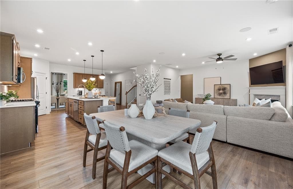 5 bedroom, 3 bathroom, 3,164 sq ft single family residence for sale at 1672 Branch Creek Dr-Lot 112, Cumming, GA 30040 — photo 7