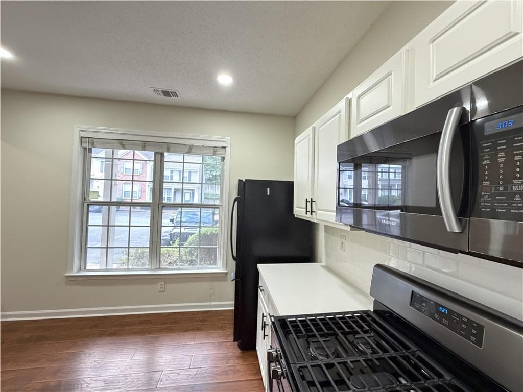 3 bedroom, 3 bathroom, 1,365 sq ft townhouse for rent at 9155 Nesbit Ferry Road 129, Alpharetta, GA 30022 for $2,295 a month — photo 8