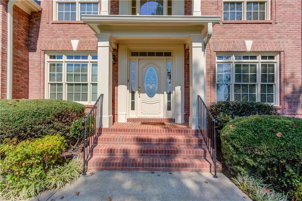 4 bedroom, 4 bathroom, 3,318 sq ft single family residence for sale at 4121 Holcomb Creek Drive, Buford, GA 30519 — photo 3