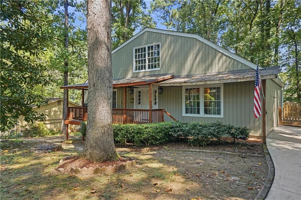 4 bedroom, 3 bathroom, 2,391 sq ft single family residence for sale at 2867 Bob White Drive, Duluth, GA 30096 — photo 2