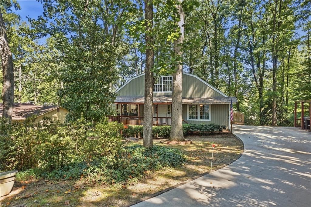 4 bedroom, 3 bathroom, 2,391 sq ft single family residence for sale at 2867 Bob White Drive, Duluth, GA 30096 — photo 3