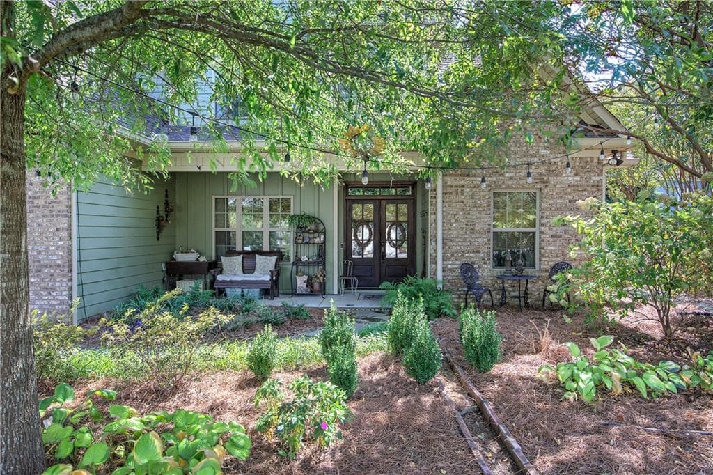 3 bedroom, 3 bathroom, 2,563 sq ft single family residence under contract at 108 Quail Run Drive, Calhoun, GA 30701 — photo 2