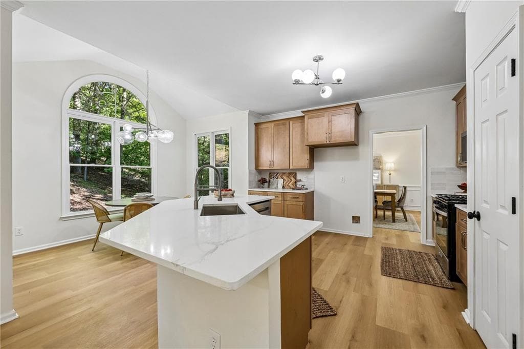 5 bedroom, 4 bathroom, 4,137 sq ft single family residence for sale at 500 Emerald Parkway, Buford, GA 30518 — photo 3