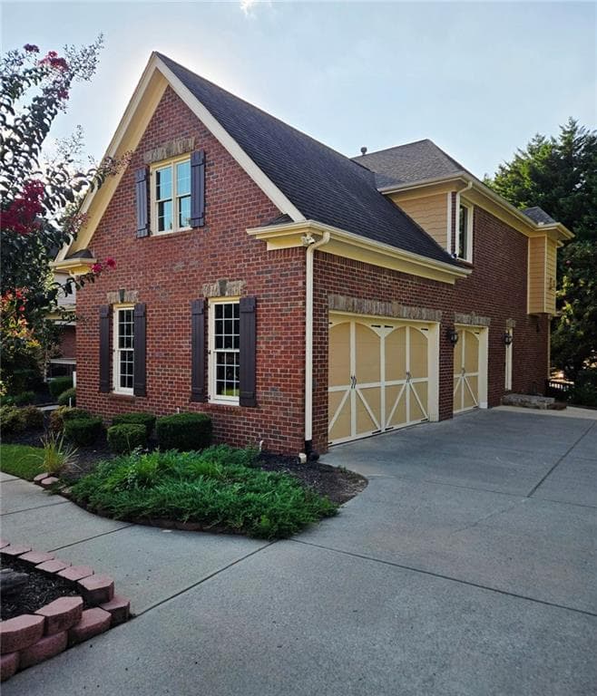 6 bedroom, 5 bathroom, 5,585 sq ft single family residence for rent at 5710 Swift Creek Court, Suwanee, GA 30024 for $4,600 a month — photo 2