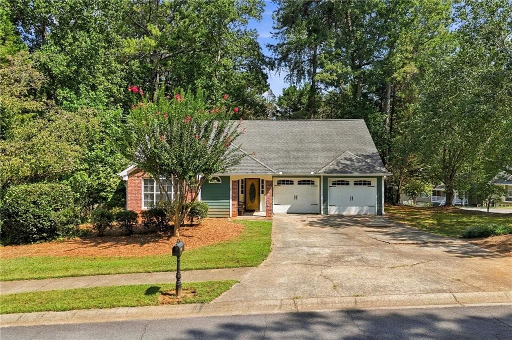 3 bedroom, 2 bathroom, 1,349 sq ft single family residence for sale at 410 Rose Creek Place, Woodstock, GA 30189