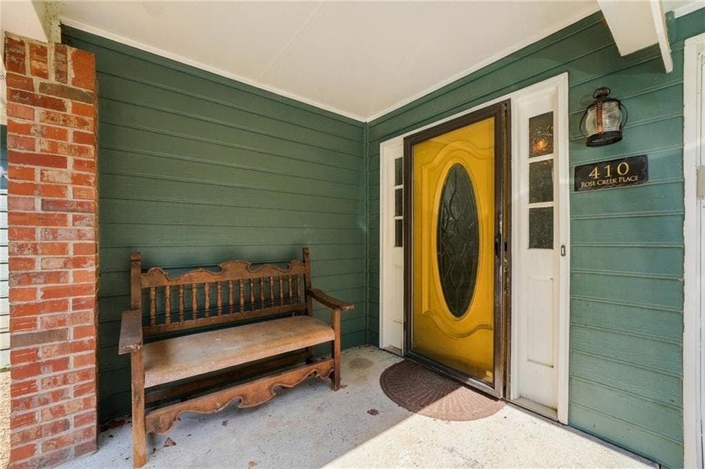 3 bedroom, 2 bathroom, 1,349 sq ft single family residence for sale at 410 Rose Creek Place, Woodstock, GA 30189 — photo 3
