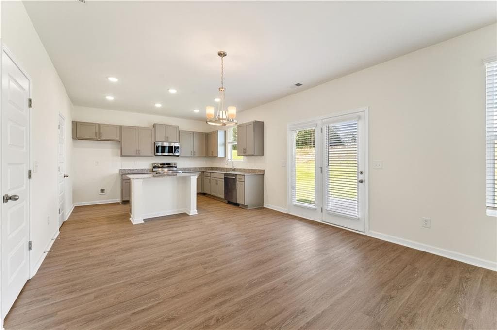 4 bedroom, 3 bathroom, 2,101 sq ft single family residence for sale at 103 Bluefin Street, Adairsville, GA 30103 — photo 6