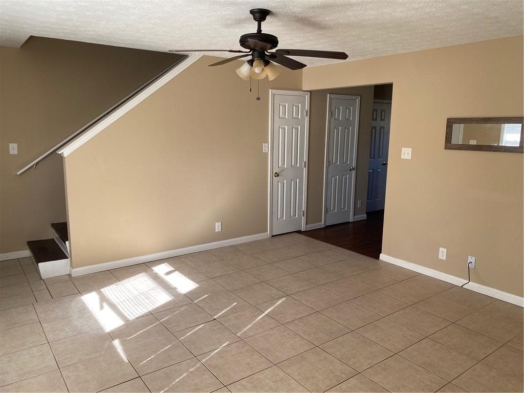 3 bedroom, 1 bathroom, 1,300 sq ft townhouse for rent at 105 George Street 108, Hampton, GA 30228 for $1,375 a month — photo 3