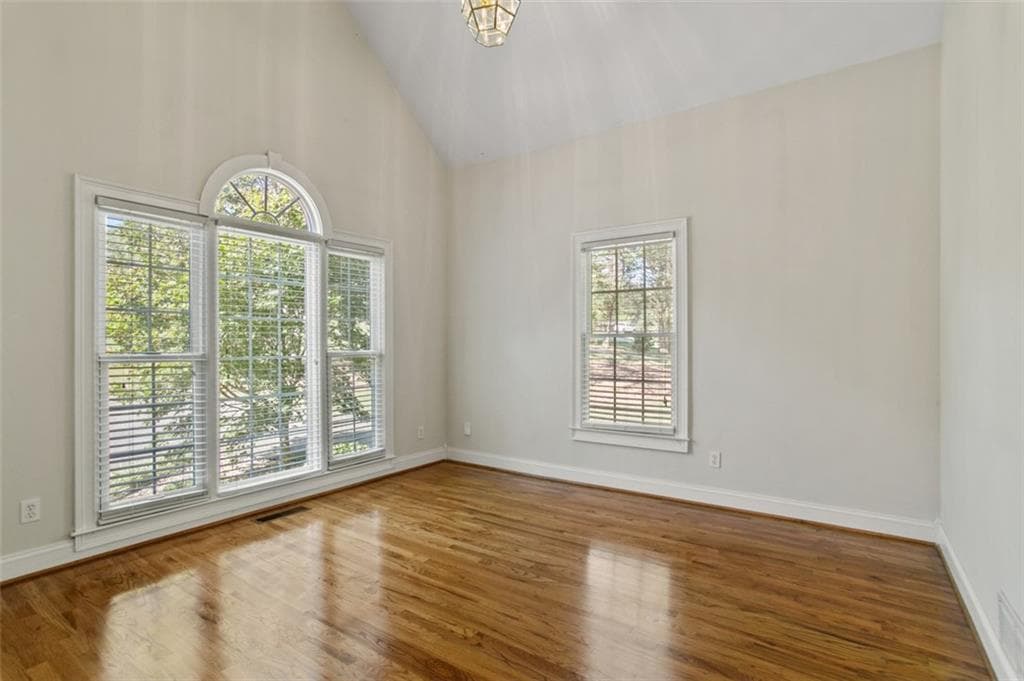 3 bedroom, 3 bathroom, 2,456 sq ft single family residence for sale at 8645 Anchor On Lanier Court, Gainesville, GA 30506 — photo 7