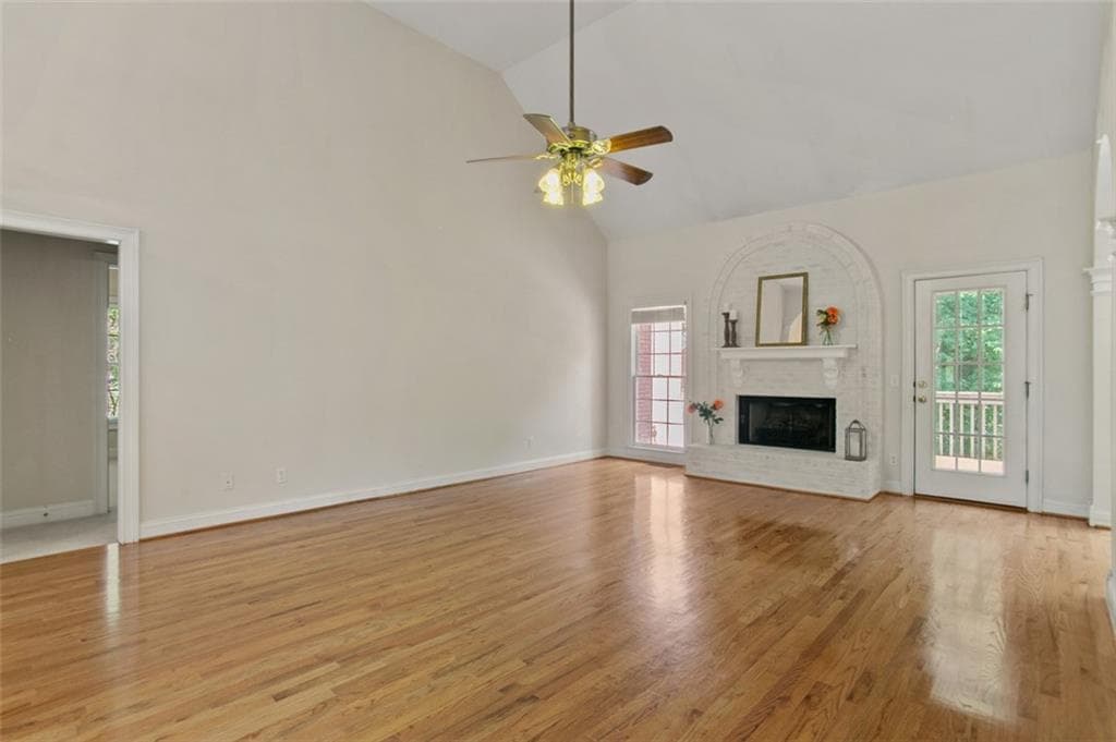 3 bedroom, 3 bathroom, 2,456 sq ft single family residence for sale at 8645 Anchor On Lanier Court, Gainesville, GA 30506 — photo 9