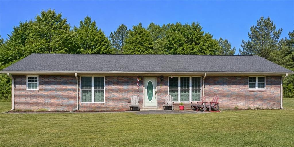 4 bedroom, 2 bathroom, 2,211 sq ft single family residence for sale at 392 Nickelsville Road, Resaca, GA 30735