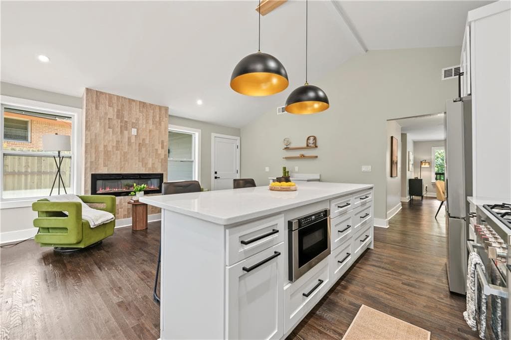 3 bedroom, 3 bathroom, 2,100 sq ft single family residence for sale at 852 Laurelmont Drive, Atlanta, GA 30311 — photo 8