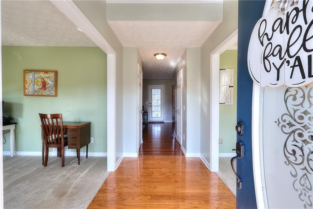 4 bedroom, 3 bathroom, 1,716 sq ft single family residence for sale at 779 Coleen Drive, Winder, GA 30680 — photo 4