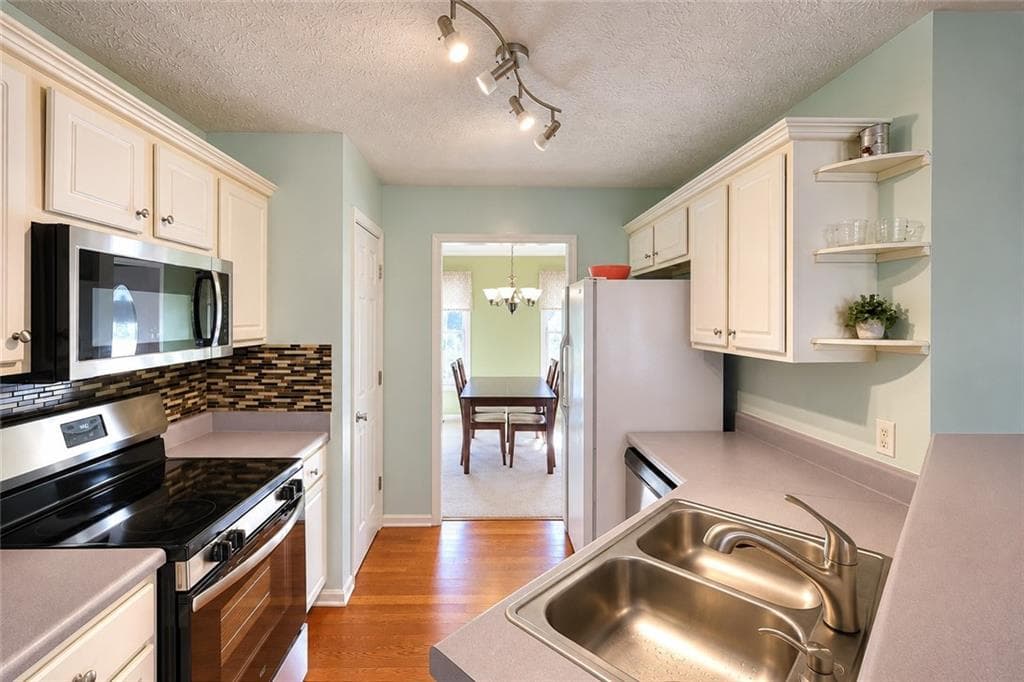 4 bedroom, 3 bathroom, 1,716 sq ft single family residence for sale at 779 Coleen Drive, Winder, GA 30680 — photo 10