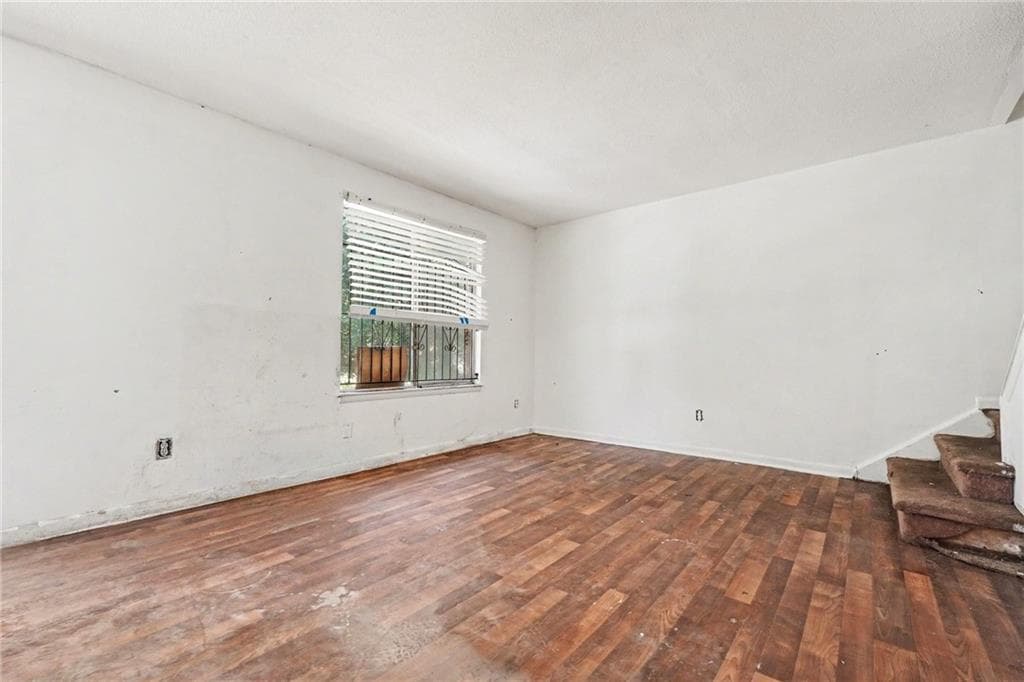 3 bedroom, 2 bathroom, 1,134 sq ft townhouse for sale at 17 Peyton Place, Atlanta, GA 30311 — photo 2
