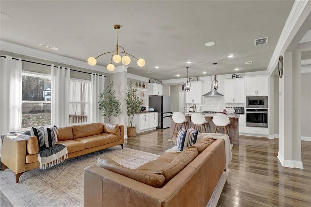 6 bedroom, 4 bathroom, 2,684 sq ft single family residence for sale at 103 Parkers Place, Hoschton, GA 30548 — photo 4