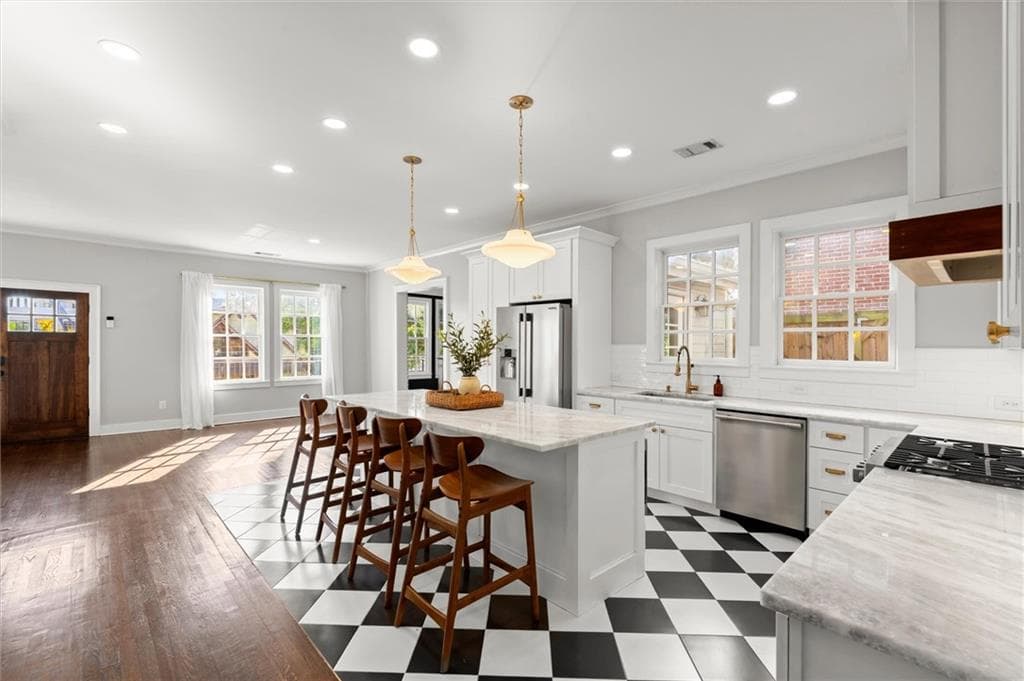 4 bedroom, 3 bathroom, 2,308 sq ft single family residence for sale at 684 Kennesaw Avenue, Atlanta, GA 30308 — photo 3