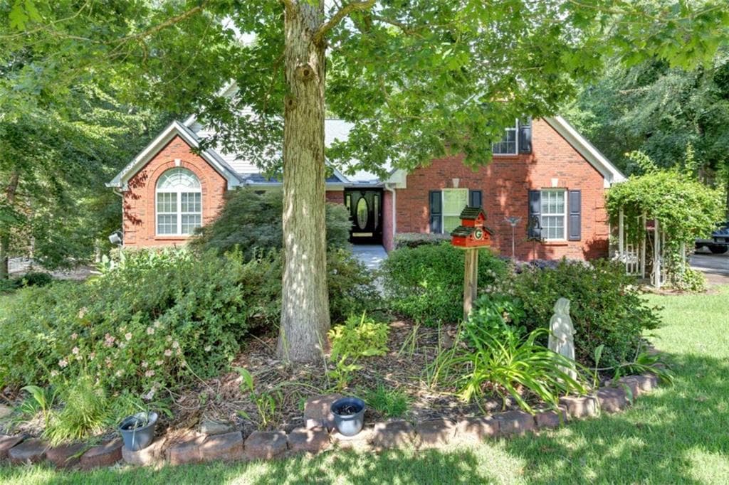 4 bedroom, 3 bathroom, 2,570 sq ft single family residence for sale at 40 Woodcrest Avenue, Covington, GA 30016 — photo 3