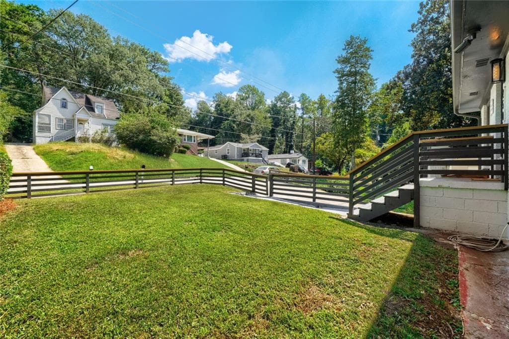 4 bedroom, 3 bathroom, 2,200 sq ft single family residence for sale at 250 Holly Road, Atlanta, GA 30314 — photo 3