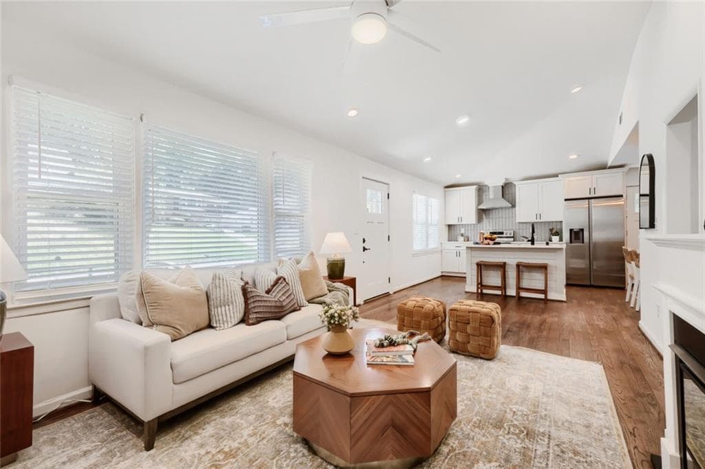 4 bedroom, 3 bathroom, 2,200 sq ft single family residence for sale at 250 Holly Road, Atlanta, GA 30314 — photo 7