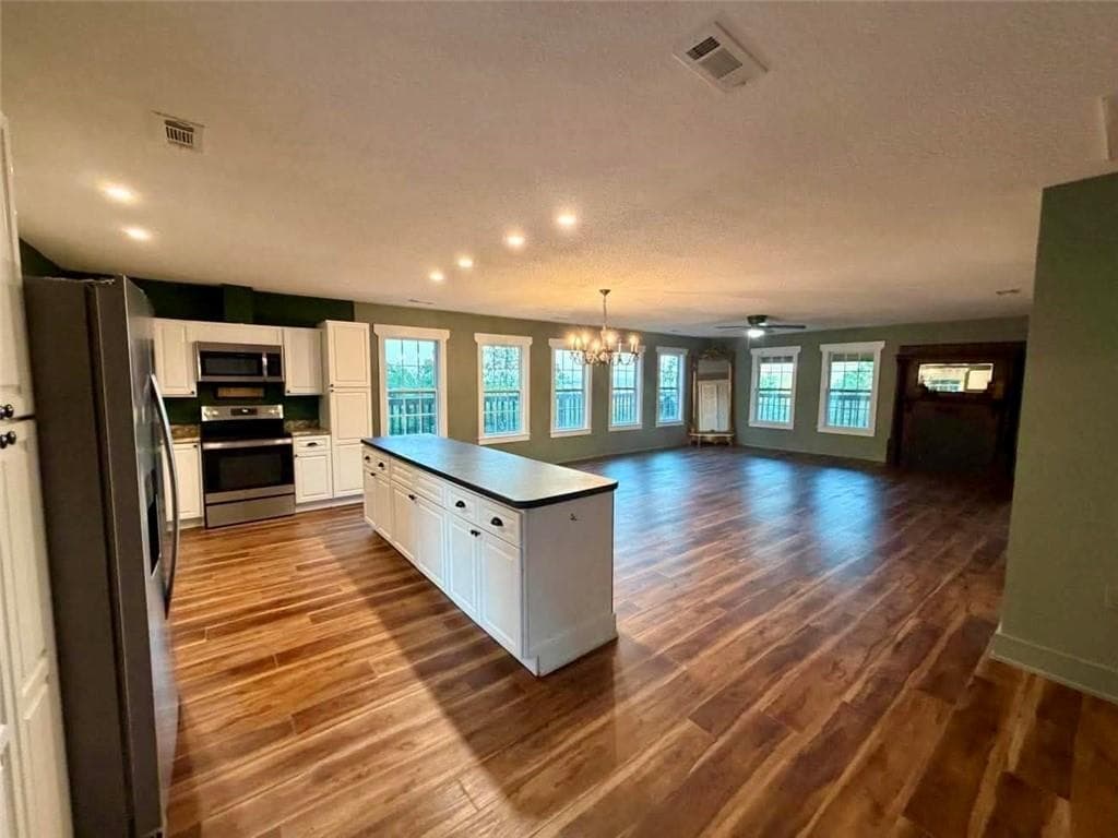 2 bedroom, 3 bathroom, 1,400 sq ft single family residence for sale at 540 County Road 368, Centre, AL 35960 — photo 8
