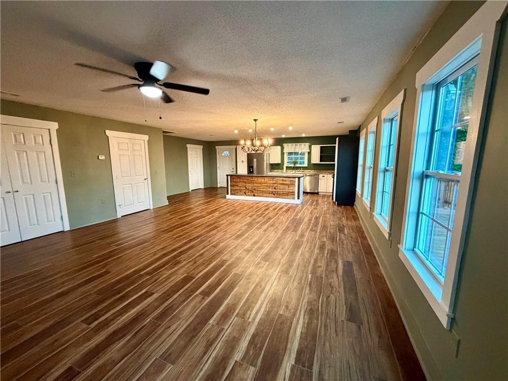 2 bedroom, 3 bathroom, 1,400 sq ft single family residence for sale at 540 County Road 368, Centre, AL 35960 — photo 10