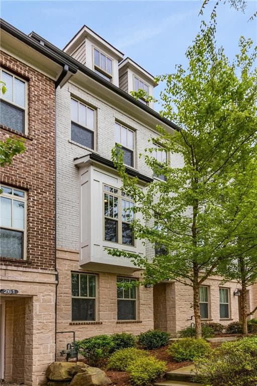 3 bedroom, 4 bathroom, 2,200 sq ft townhouse for sale at 259 Franklin Road, Atlanta, GA 30342