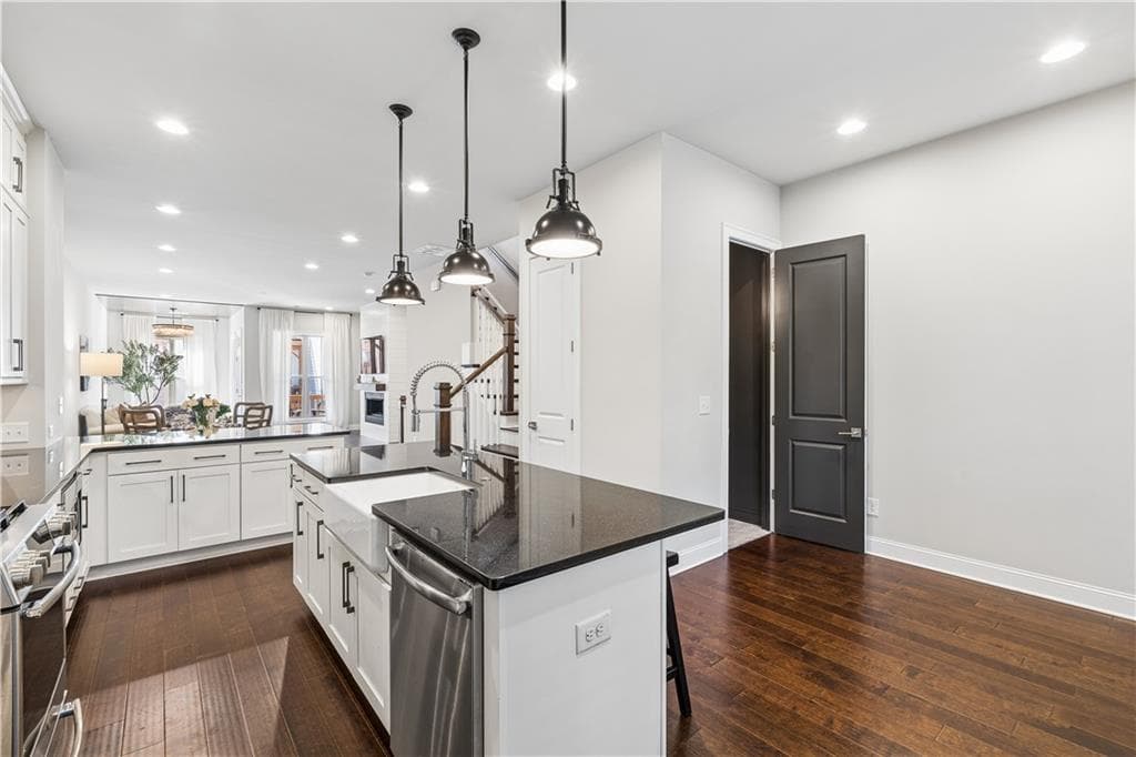 3 bedroom, 4 bathroom, 2,200 sq ft townhouse for sale at 259 Franklin Road, Atlanta, GA 30342 — photo 4