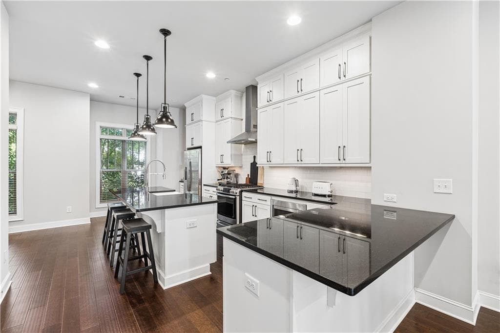 3 bedroom, 4 bathroom, 2,200 sq ft townhouse for sale at 259 Franklin Road, Atlanta, GA 30342 — photo 6