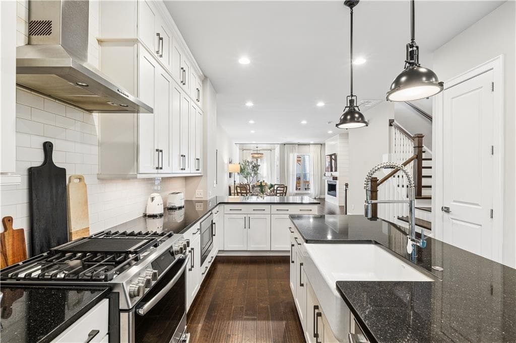 3 bedroom, 4 bathroom, 2,200 sq ft townhouse for sale at 259 Franklin Road, Atlanta, GA 30342 — photo 7