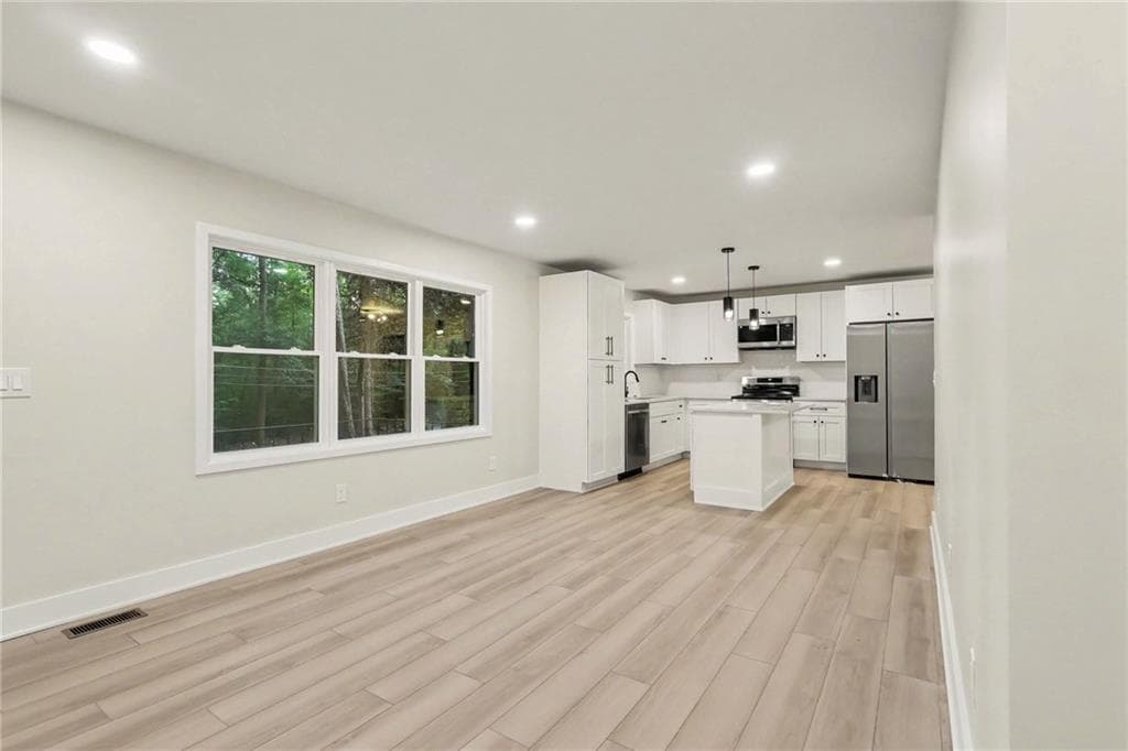 3 bedroom, 2 bathroom, 1,056 sq ft single family residence for sale at 4225 Bakers Ferry Road, Atlanta, GA 30331 — photo 9