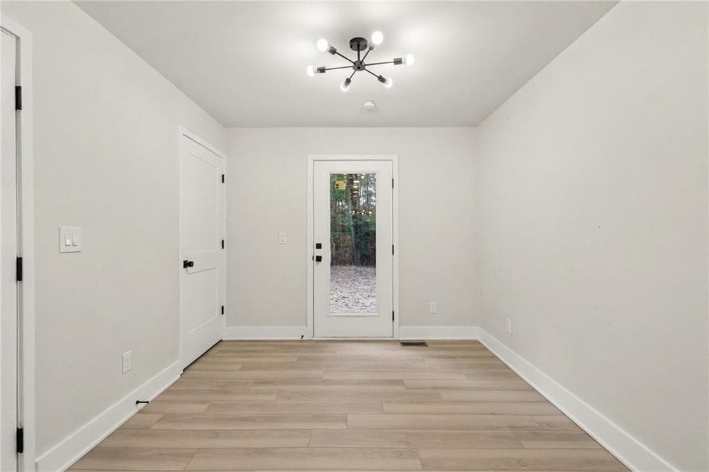 3 bedroom, 2 bathroom, 1,056 sq ft single family residence for sale at 4225 Bakers Ferry Road, Atlanta, GA 30331 — photo 7