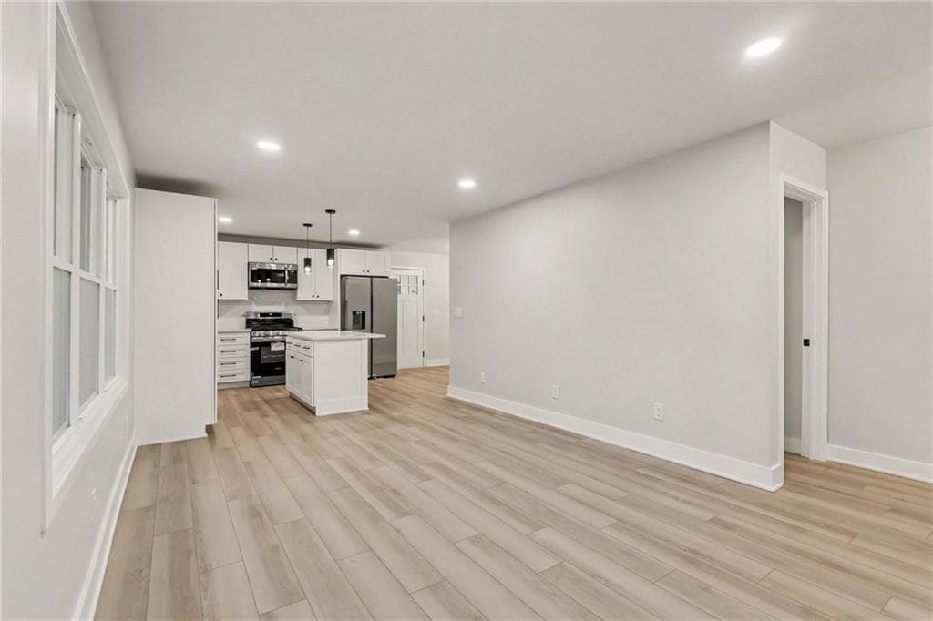 3 bedroom, 2 bathroom, 1,056 sq ft single family residence for sale at 4225 Bakers Ferry Road, Atlanta, GA 30331 — photo 10
