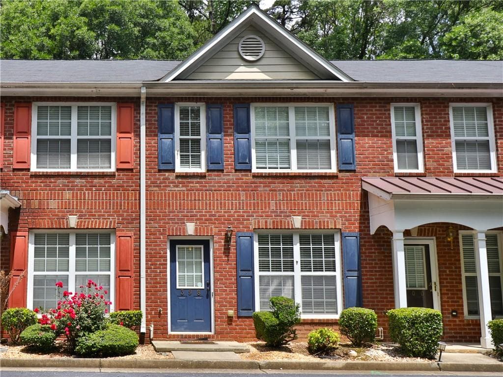 2 bedroom, 3 bathroom, 1,152 sq ft townhouse for sale at 398 Paden Cove Trail, Lawrenceville, GA 30044 — photo 1 of 43