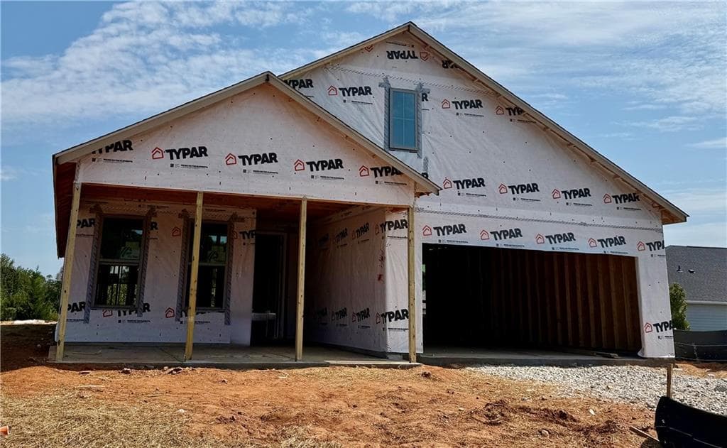 3 bedroom, 2 bathroom, 1,965 sq ft single family residence for sale at 5418 Cordina Road, Hoschton, GA 30548