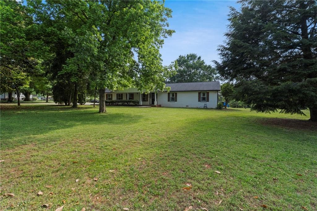 4 bedroom, 3 bathroom, 2,320 sq ft single family residence for sale at 22 Virginia Road, Temple, GA 30179 — photo 2
