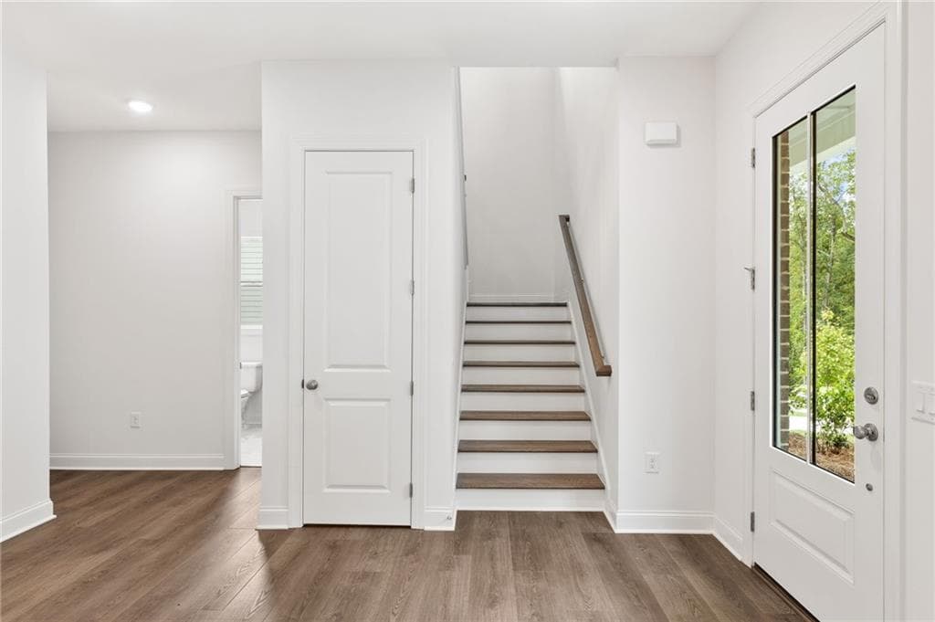 5 bedroom, 4 bathroom, 3,073 sq ft single family residence for sale at 683 Crest Line Trail, Powder Springs, GA 30127 — photo 5