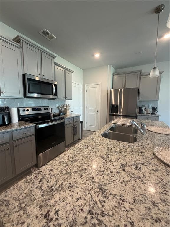 3 bedroom, 3 bathroom, 1,568 sq ft townhouse for sale at 11633 Mendenhall Court, Hampton, GA 30228 — photo 7