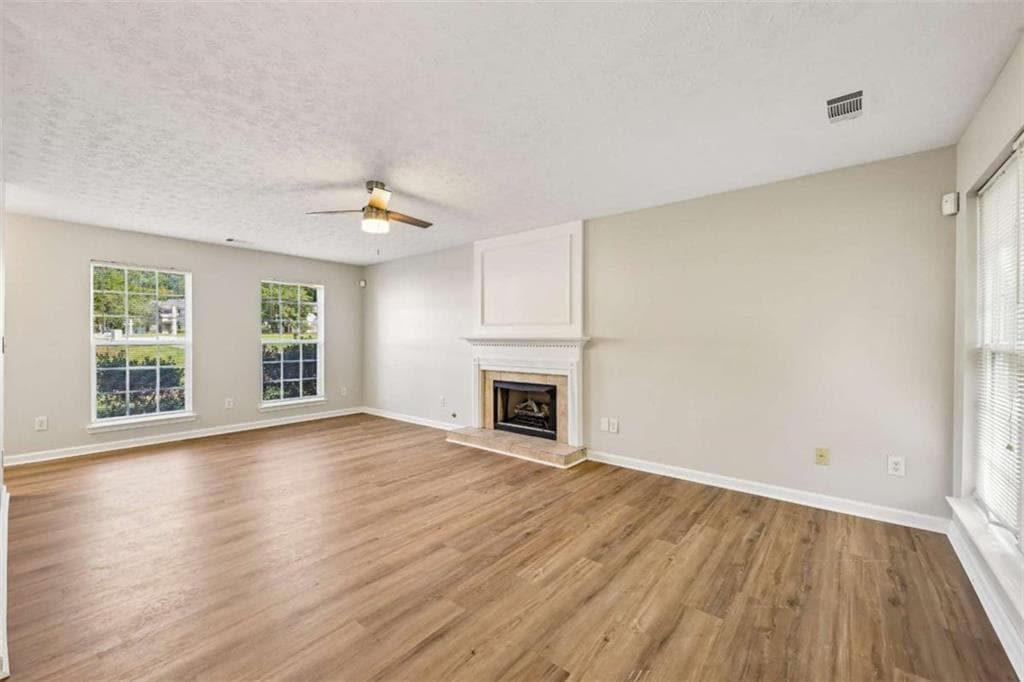 3 bedroom, 3 bathroom, 1,497 sq ft single family residence for sale at 4368 Gray Raptor Circle, Snellville, GA 30039 — photo 4