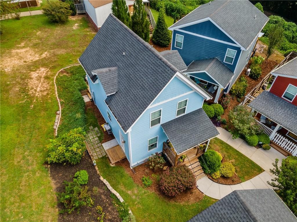 3 bedroom, 2 bathroom, 1,200 sq ft single family residence for sale at 316 Cottage Court, Ball Ground, GA 30107 — photo 4