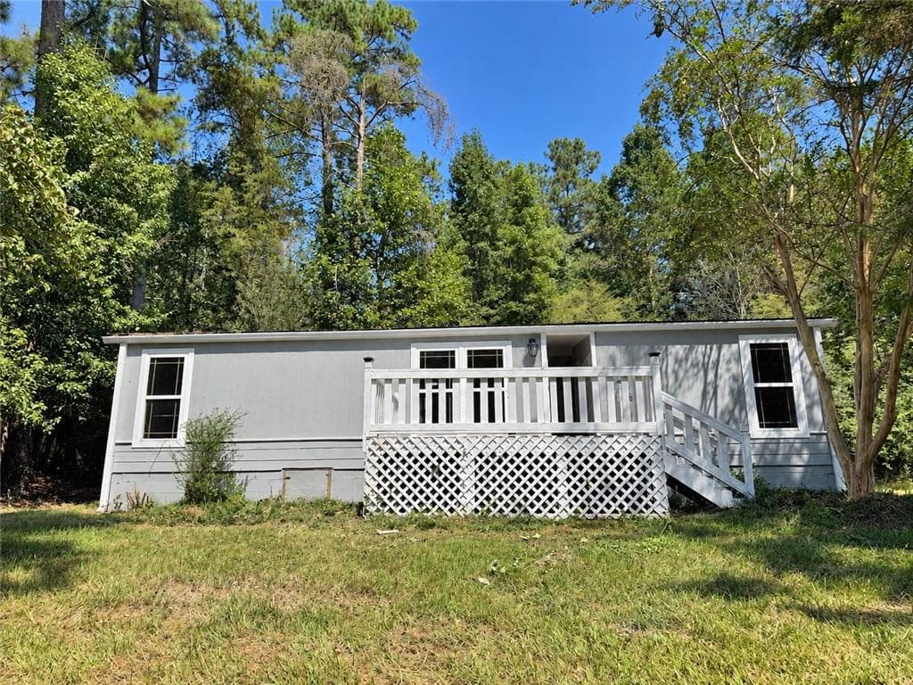 3 bedroom, 2 bathroom, 1,100 sq ft home for sale at 6204 River Run Circle, Gainesville, GA
