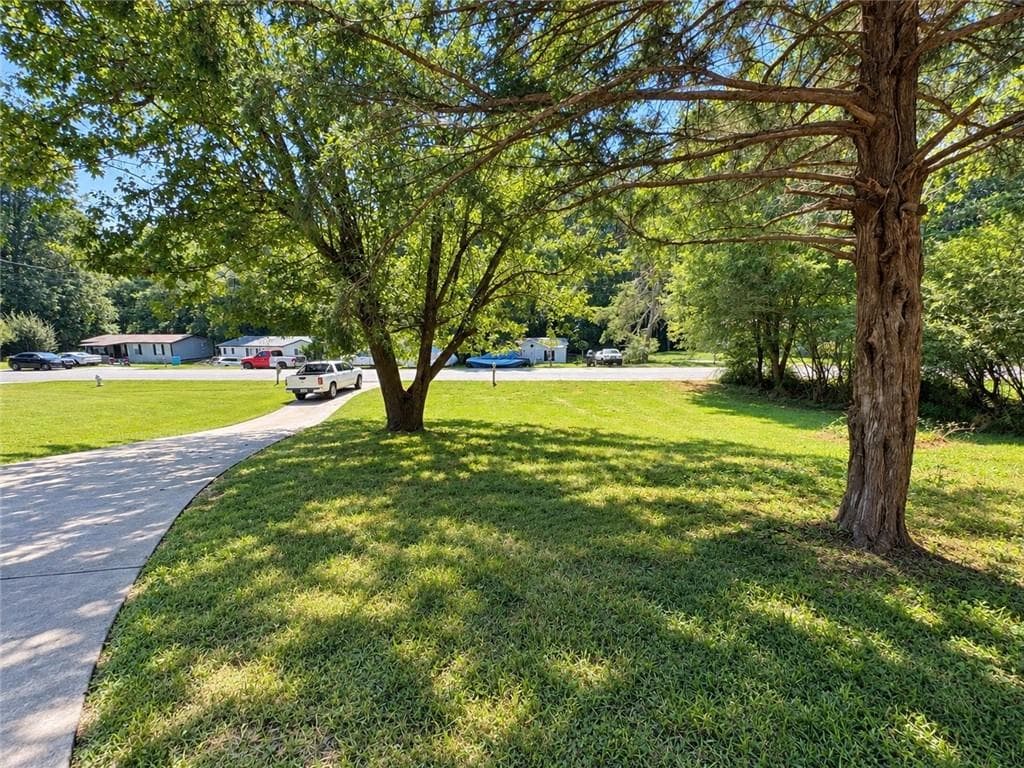 3 bedroom, 2 bathroom, 1,100 sq ft single family residence for sale at 6204 River Run Circle, Gainesville, GA 30506 — photo 7