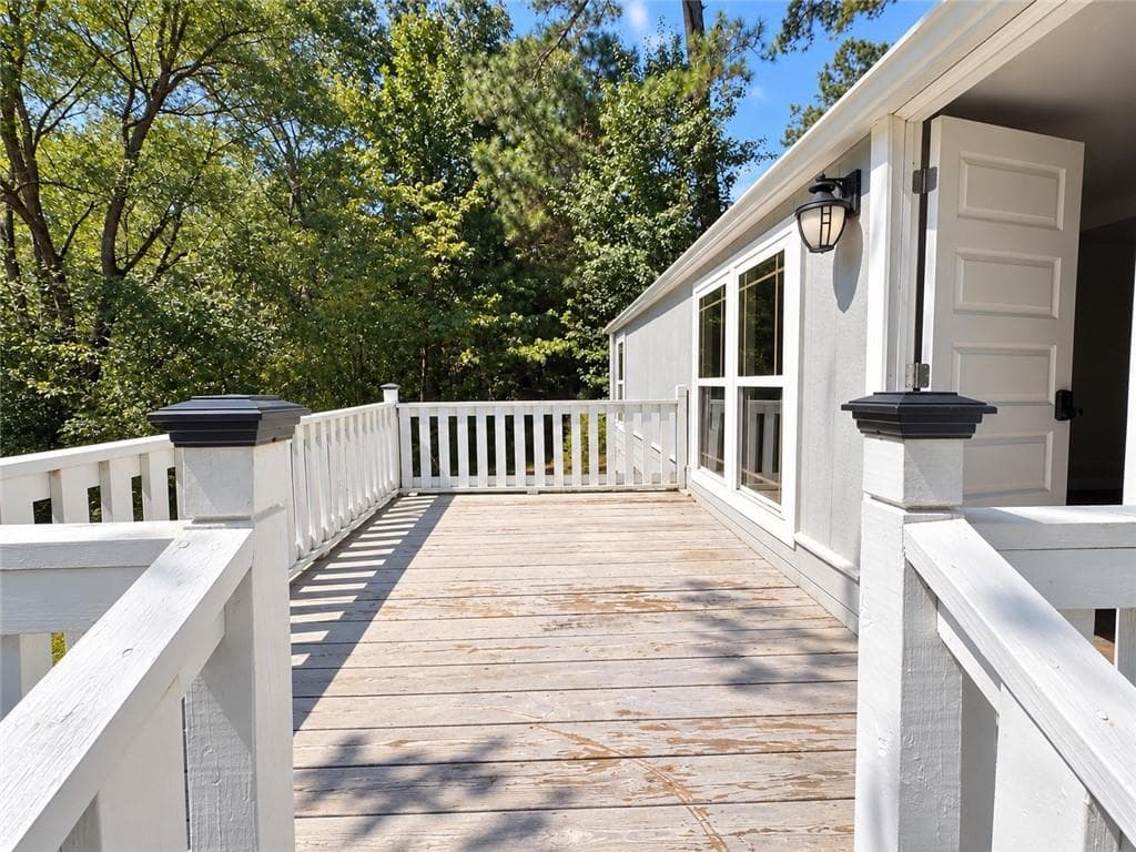 3 bedroom, 2 bathroom, 1,100 sq ft single family residence for sale at 6204 River Run Circle, Gainesville, GA 30506 — photo 5