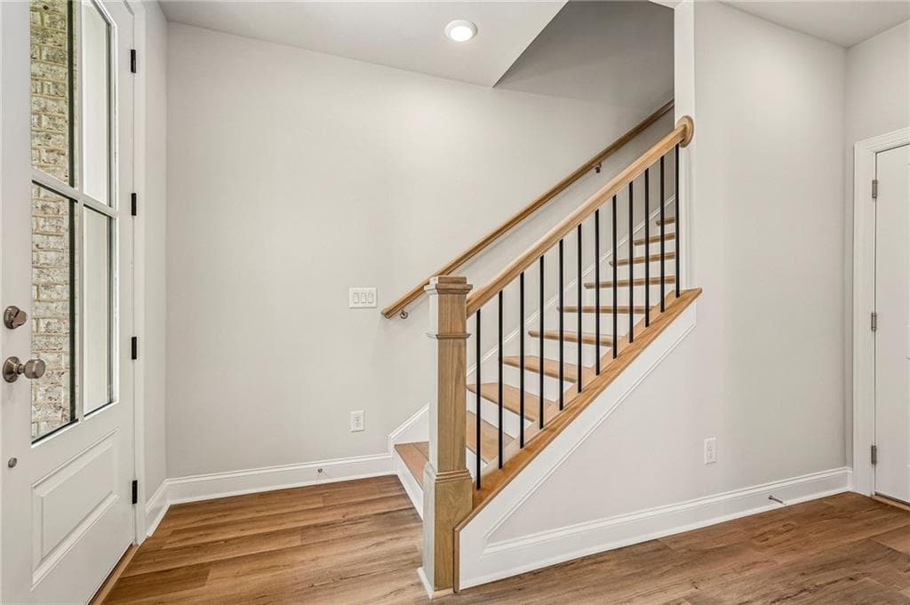 3 bedroom, 4 bathroom, 2,201 sq ft townhouse for sale at 4565 Deanston Court 388, Peachtree Corners, GA 30092 — photo 8