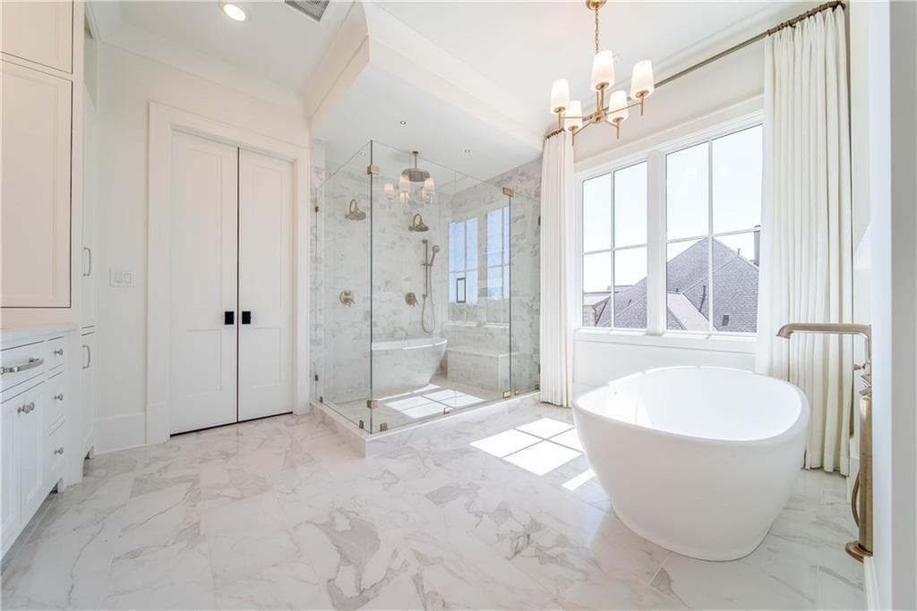 5 bedroom, 6 bathroom, 4,832 sq ft single family residence for sale at 3524 Granton Street, Alpharetta, GA 30004 — photo 9