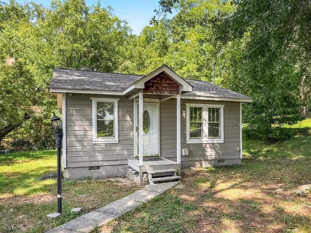 2 bedroom, 1 bathroom, 830 sq ft single family residence for sale at 298 Tennessee Street, Fairmount, GA 30139 — photo 2