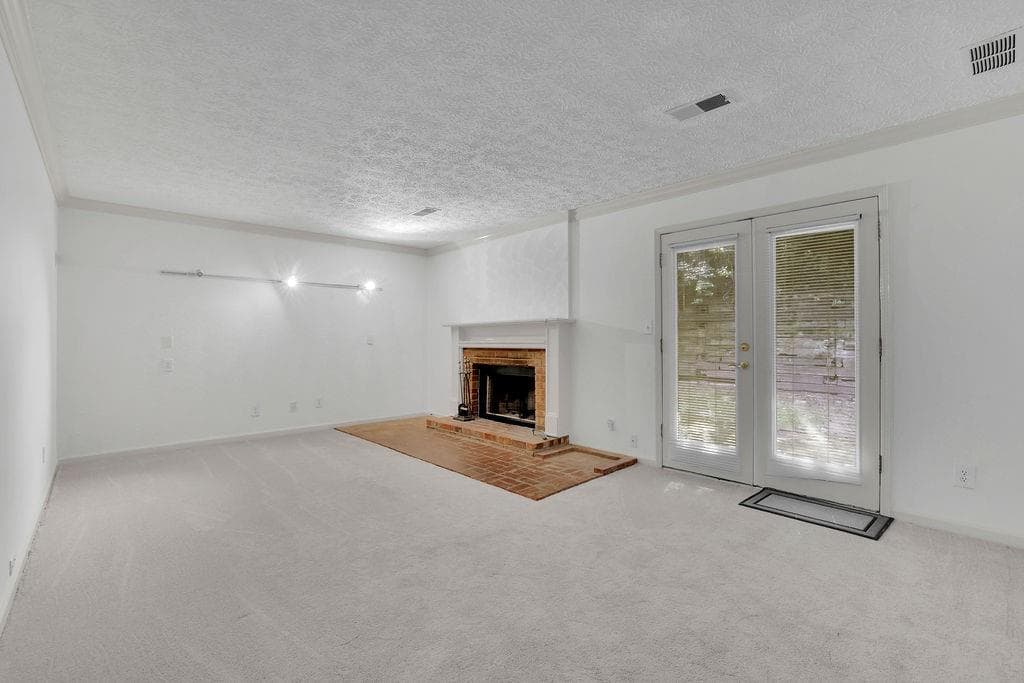 3 bedroom, 3 bathroom, 1,839 sq ft condominium for sale at 878 Lake Hollow Boulevard Southwest, Marietta, GA 30064 — photo 3